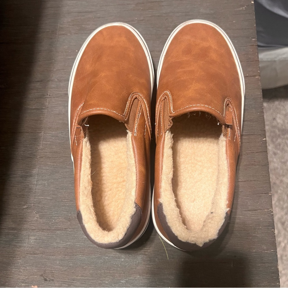 Lugz Women's Tan Fleece Slip-On Loafers